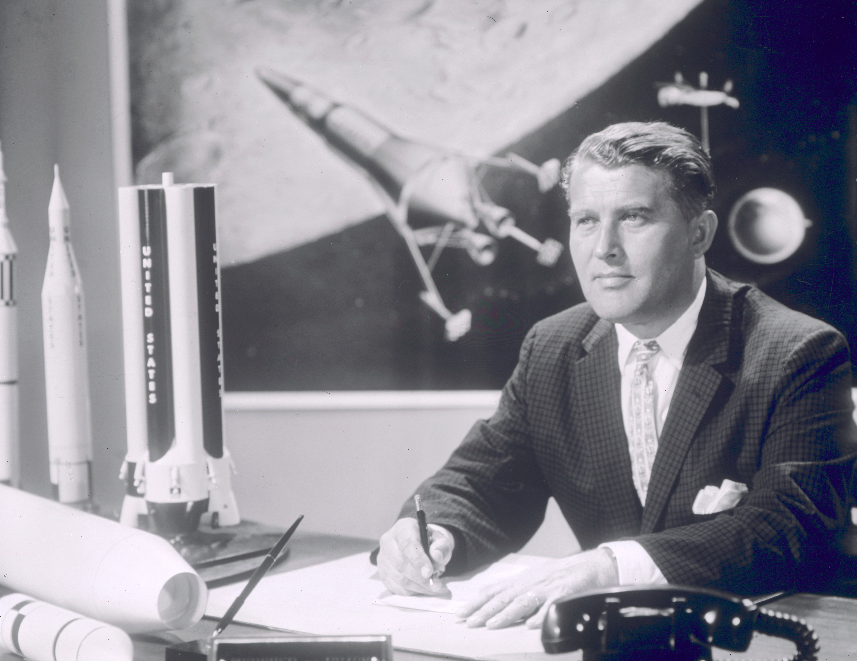 Vorschau auf den Film "Ich greife nach den Sternen - Die Wernher von Braun Story" mit Interview Wernher von Braun